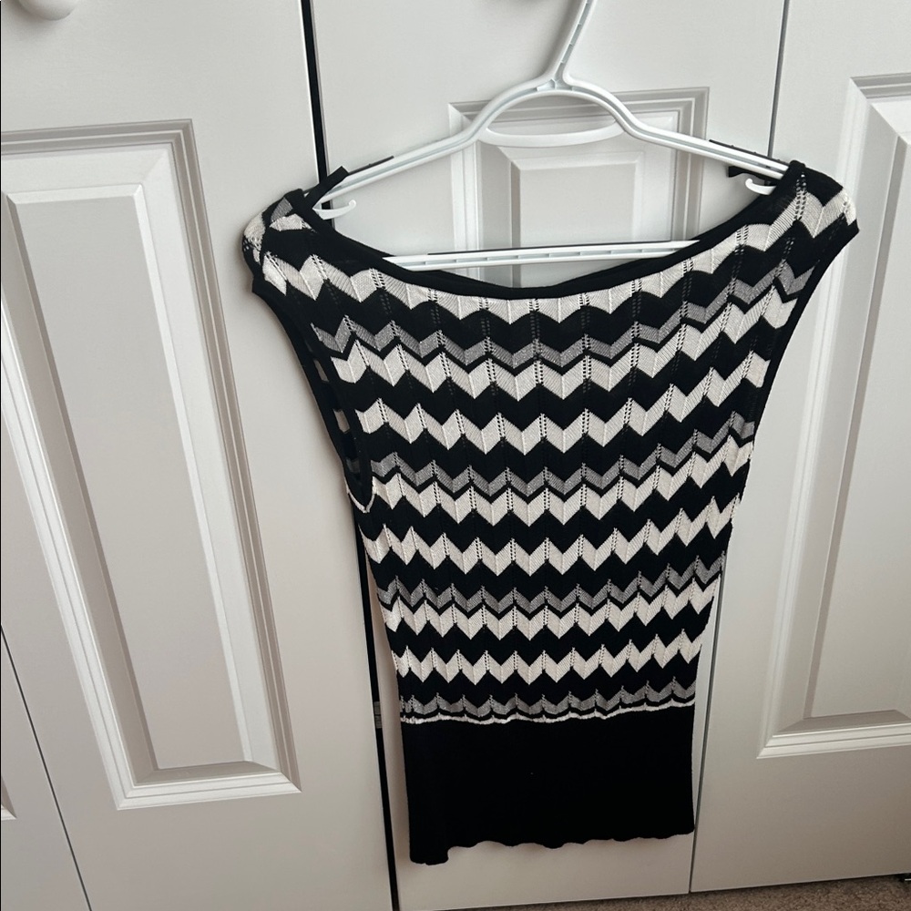 White House Black Market Zigzag Knit Top